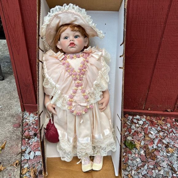 Vintage 1996 Fayzah Spanos‎ Collection Destiny Doll - Picture 2 of 12